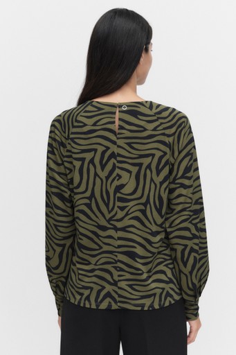 Hilda top