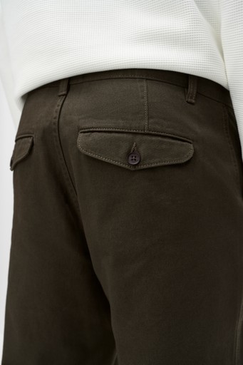 James chinos