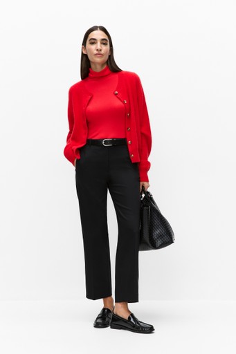 Desi straight cropped trs
