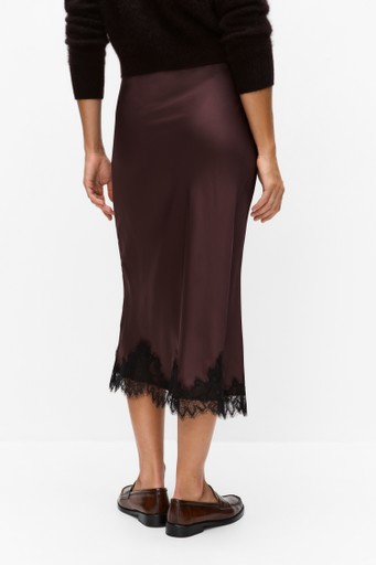 Ine skirt