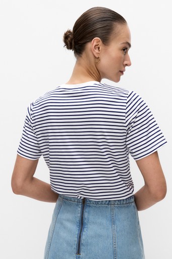 Nonni tee