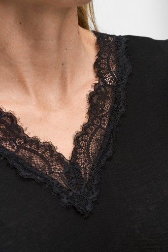 Iris lace top