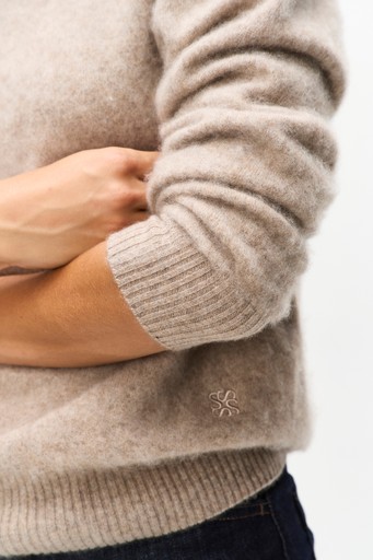 Bianca R-neck sweater
