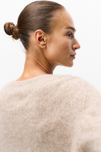 Bianca R-neck sweater