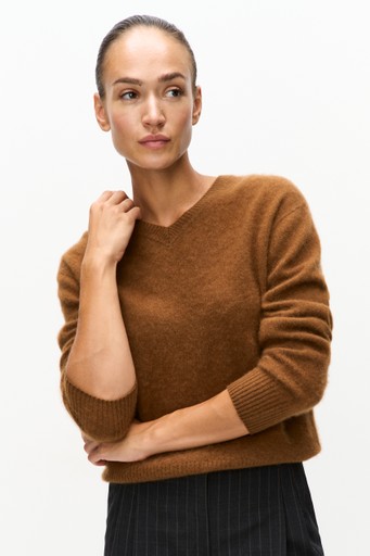 Bianca V-neck sweater