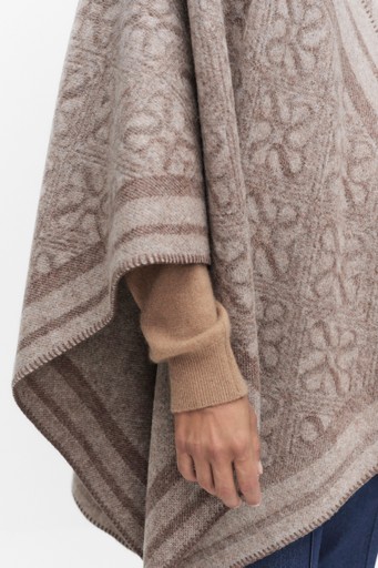 Angela wool cape