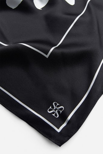 Tine silk scarf