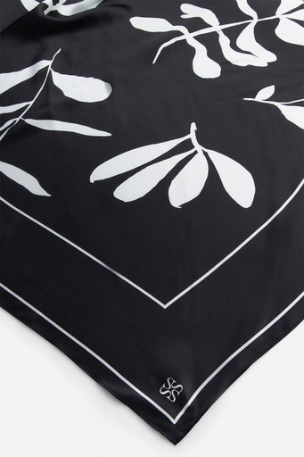 Tine silk scarf