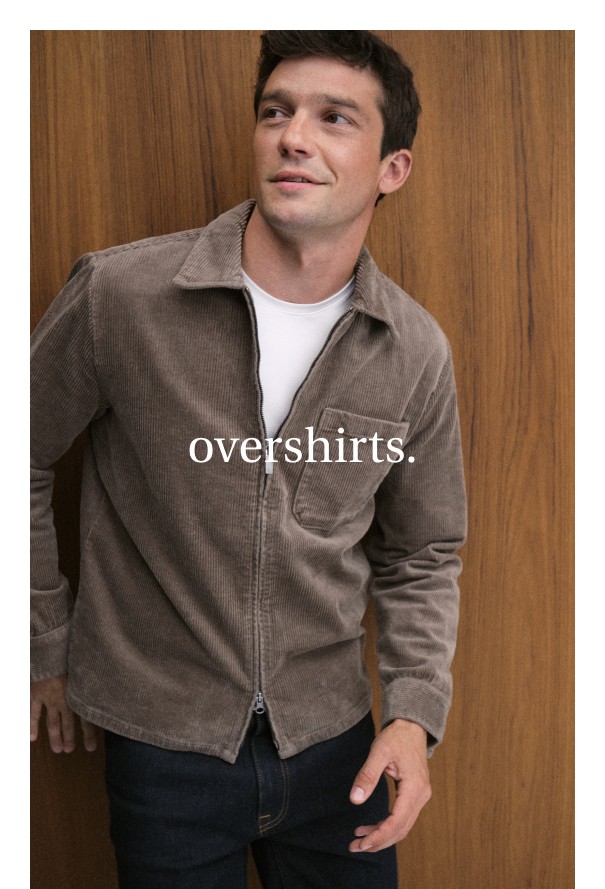 Sandfarvet overshirt i fløjl til herre.