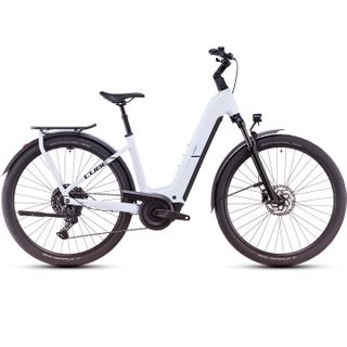 CUBE Kathmandu Hybrid ONE 800 easy entry sähköpyörä polarwhite´n´black