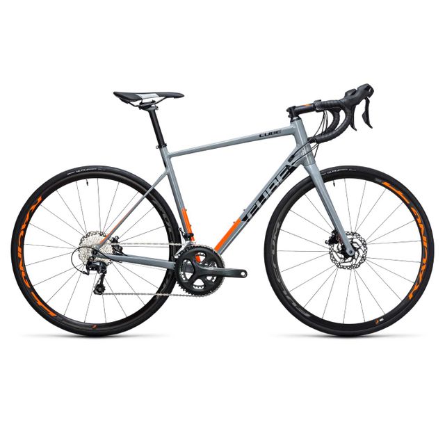 Cube Attain Race Disc 2017 maantiepyörä