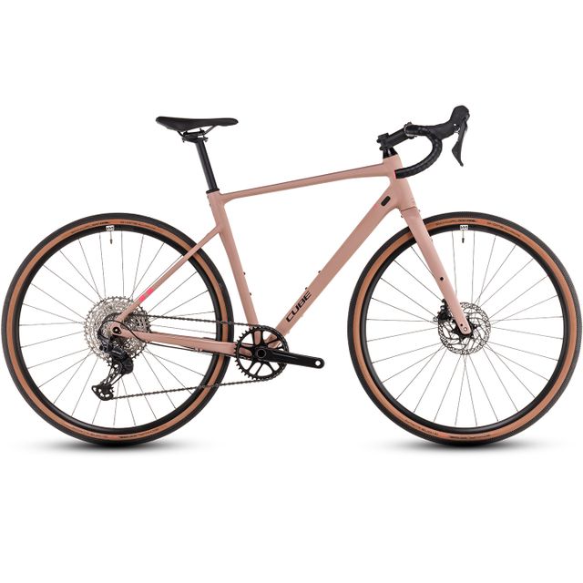 Cube Nuroad EX Gravel-pyörä. Värinä blushrose´n´pink.