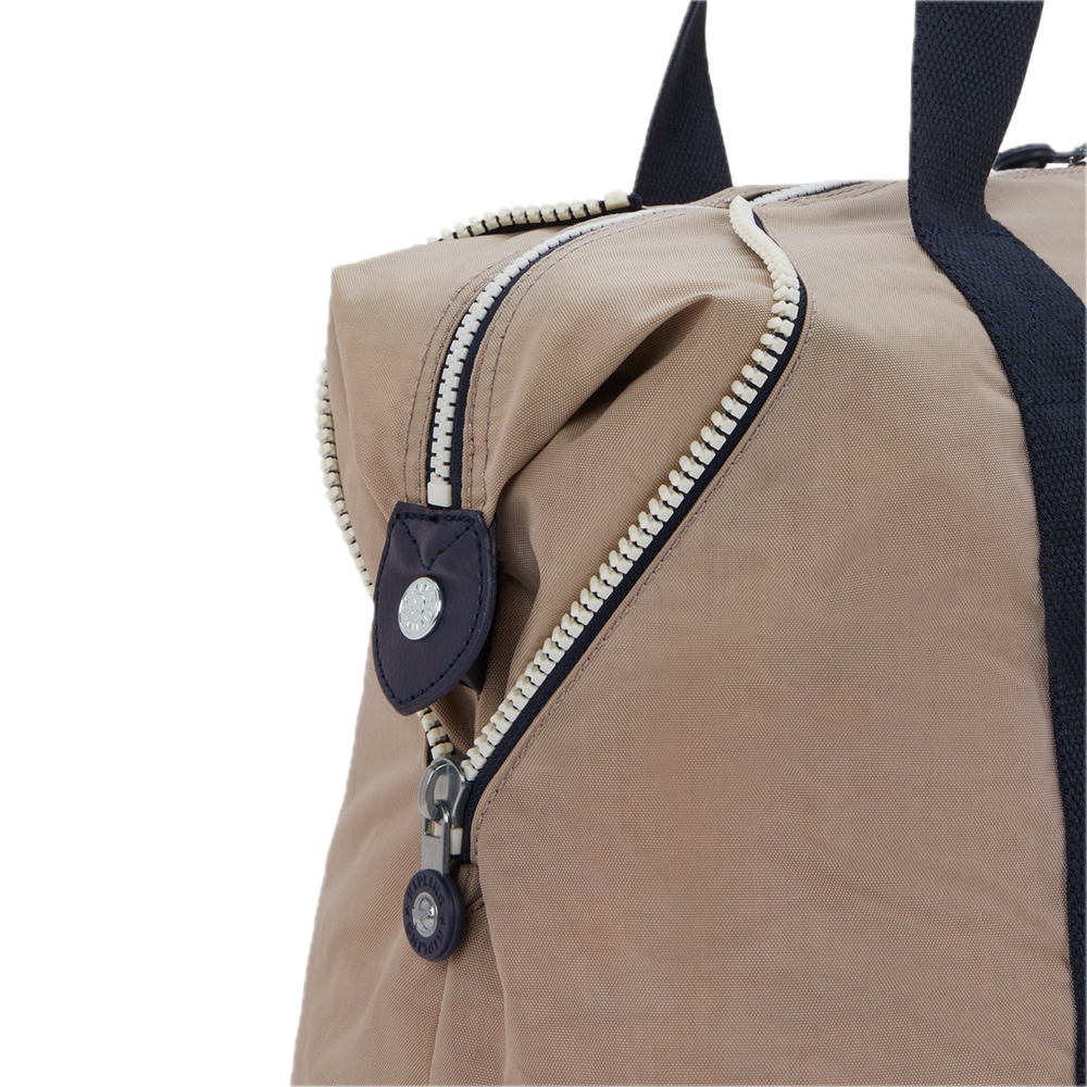 Art M Tote