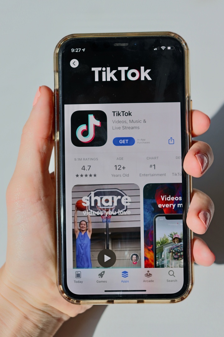 Tiktok puhelimessa